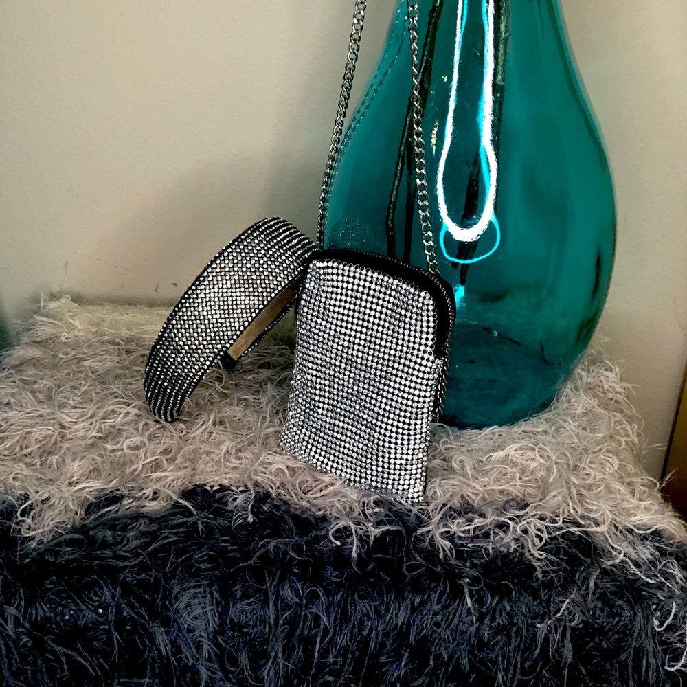 Stones and more stones cross body and headband